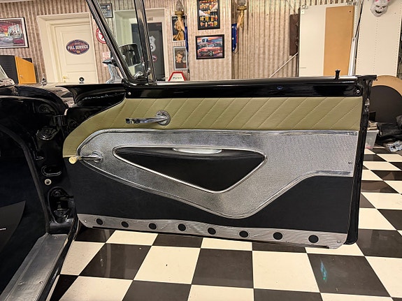Ford Galaxie 15 of 22