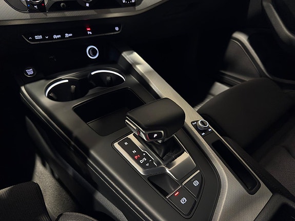 Audi A4 13 of 17