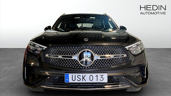 Mercedes-Benz GLC300 e 2 of 5