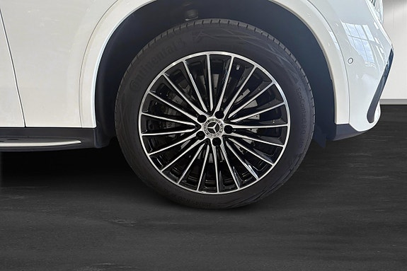 Mercedes-Benz GLC300 de 5 of 5
