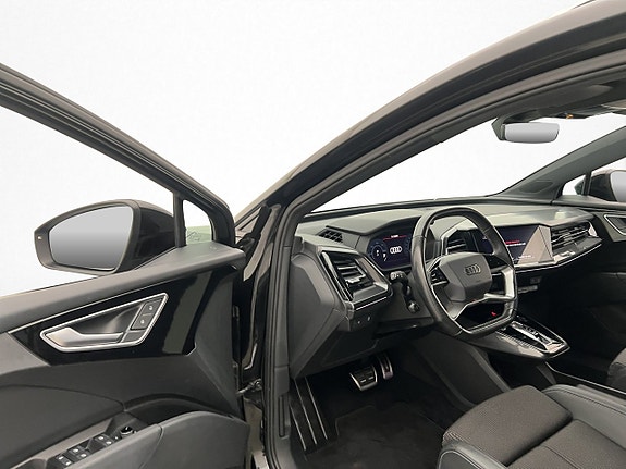 Audi Q4 e-tron 9 of 29