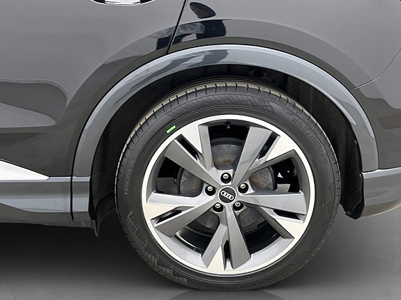 Audi Q4 e-tron 27 of 29