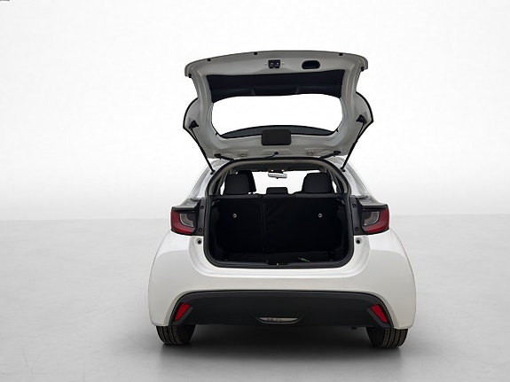 Toyota Yaris 23 of 27