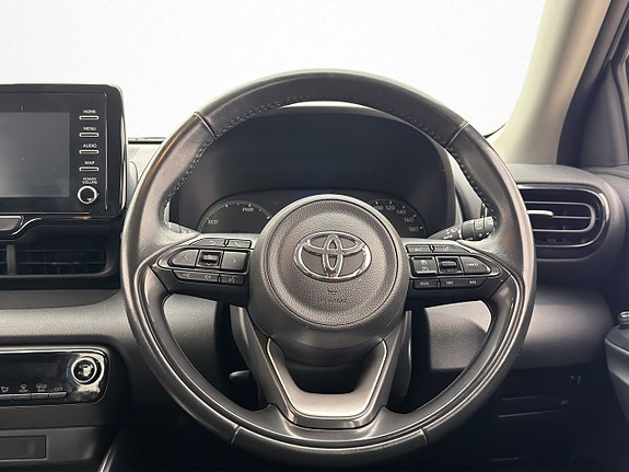 Toyota Yaris 11 of 27