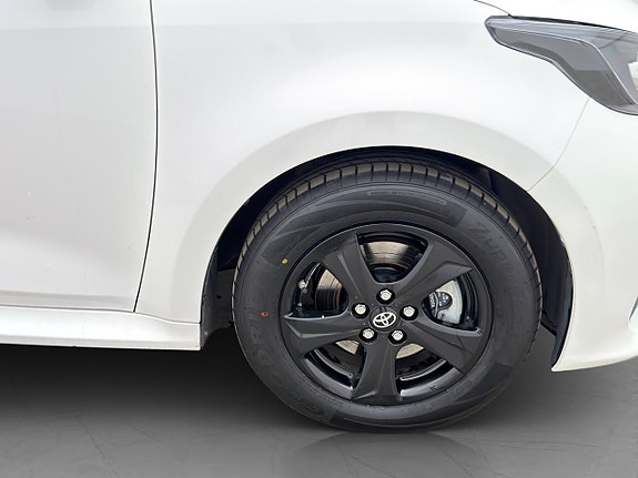 Toyota Yaris 27 of 27