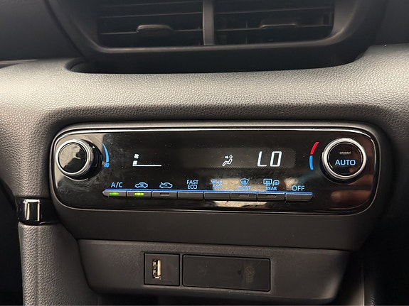 Toyota Yaris 18 of 27