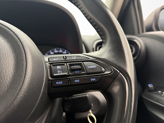 Toyota Yaris 14 of 27