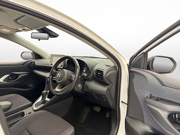 Toyota Yaris 21 of 27