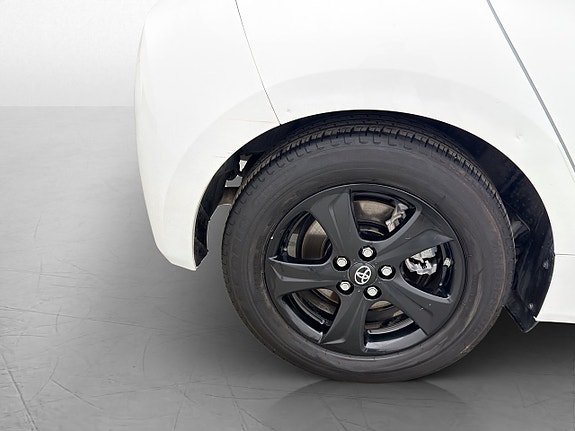 Toyota Yaris 26 of 27