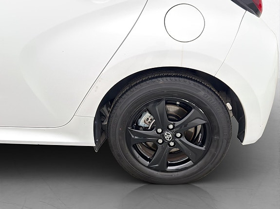 Toyota Yaris 25 of 27