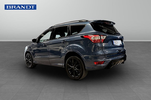 Ford Kuga 2 of 5