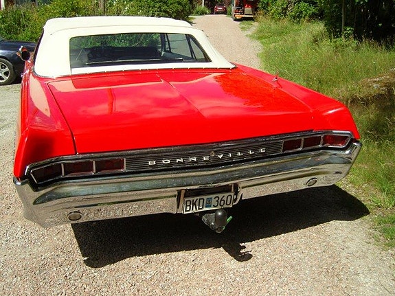Pontiac Bonneville 5 of 5