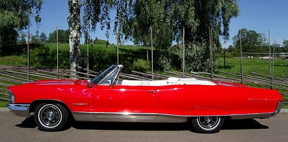 Pontiac Bonneville 2 of 5