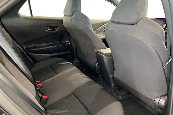 Toyota C-HR 9 of 21