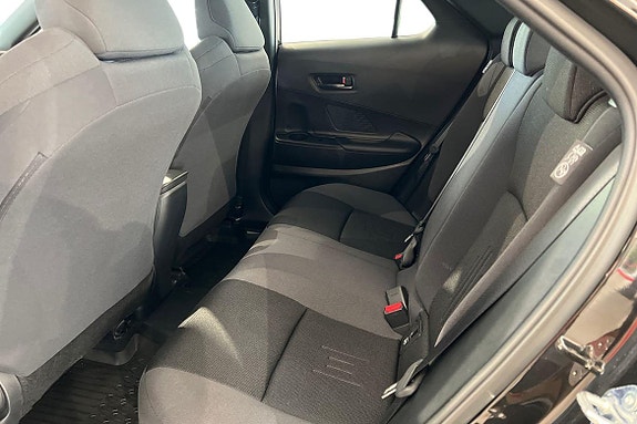Toyota C-HR 13 of 21