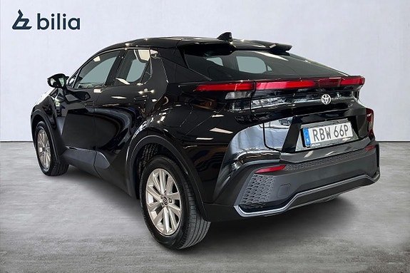 Toyota C-HR 2 of 5