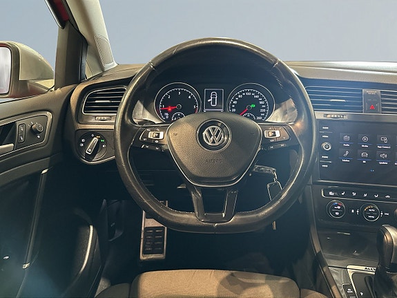 Volkswagen Golf Alltrack 9 of 22