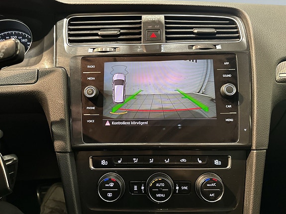 Volkswagen Golf Alltrack 11 of 22