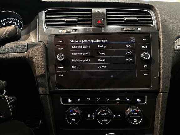 Volkswagen Golf Alltrack 17 of 22