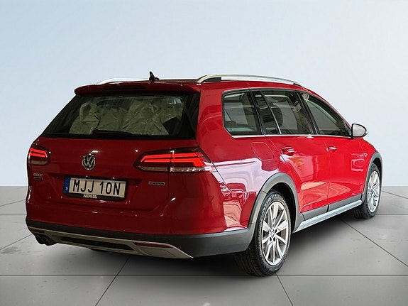 Volkswagen Golf Alltrack 6 of 22
