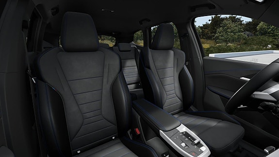 BMW iX1 10 of 13