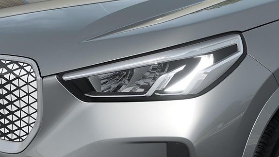 BMW iX1 6 of 13