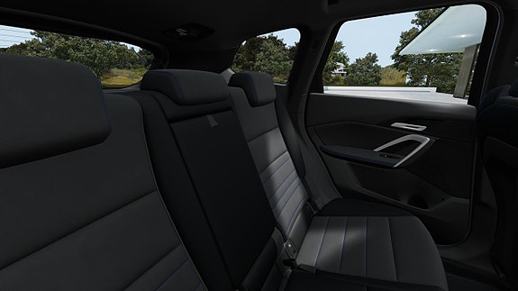 BMW iX1 11 of 13