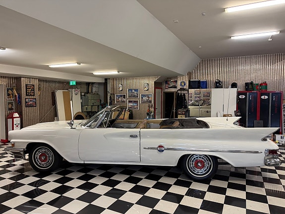 Chrysler 300 3 of 5