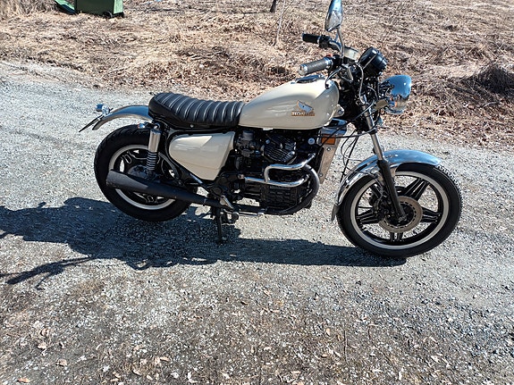 Honda CX500C PC01 2 of 3