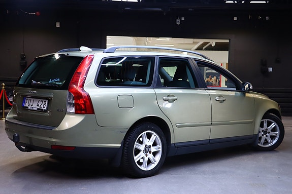 Volvo V50 4 of 5