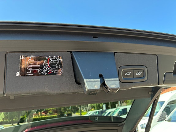Volvo XC60 16 of 16