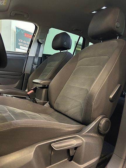 Volkswagen Tiguan 11 of 30