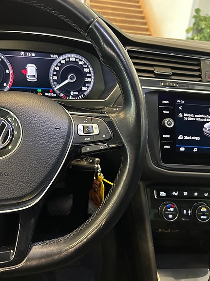 Volkswagen Tiguan 16 of 30