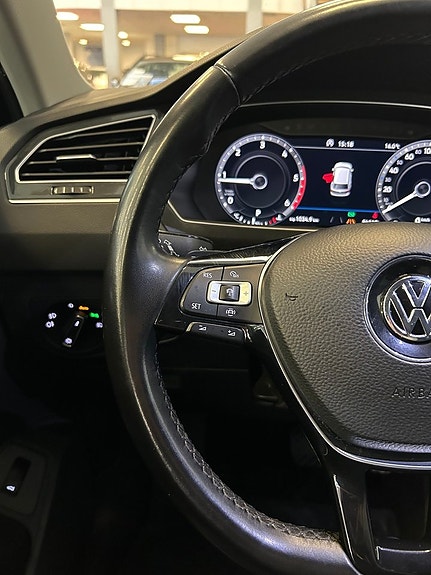 Volkswagen Tiguan 15 of 30