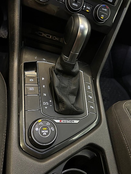 Volkswagen Tiguan 21 of 30