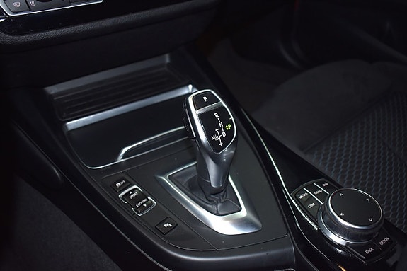 BMW M140i 9 of 24