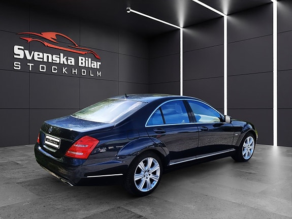 Mercedes-Benz S500 3 of 16