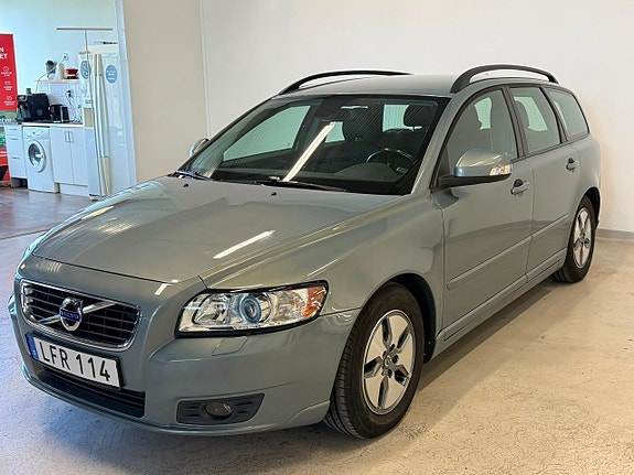 Volvo V50 4 of 5