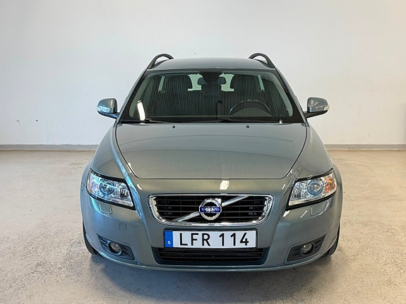 Volvo V50 3 of 5