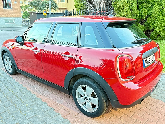 MINI One 3 of 5
