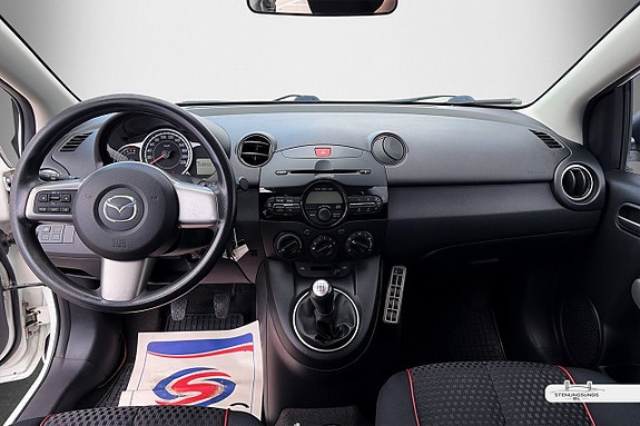 Mazda 2 9 of 19