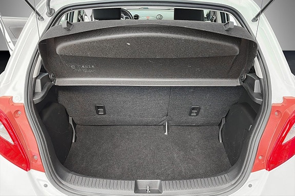 Mazda 2 11 of 19