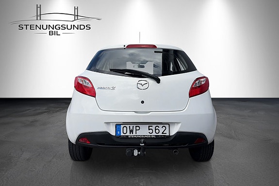 Mazda 2 4 of 19