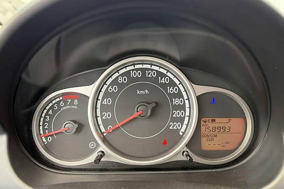 Mazda 2 16 of 19