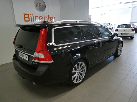 Volvo V70 4 of 5