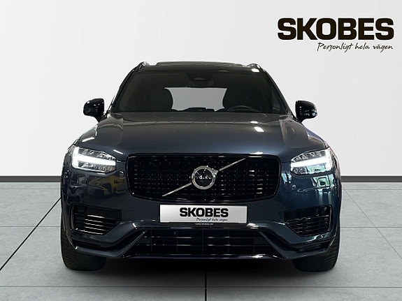 Volvo XC90 2 of 5