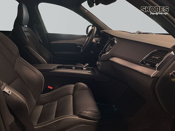 Volvo XC90 11 of 20