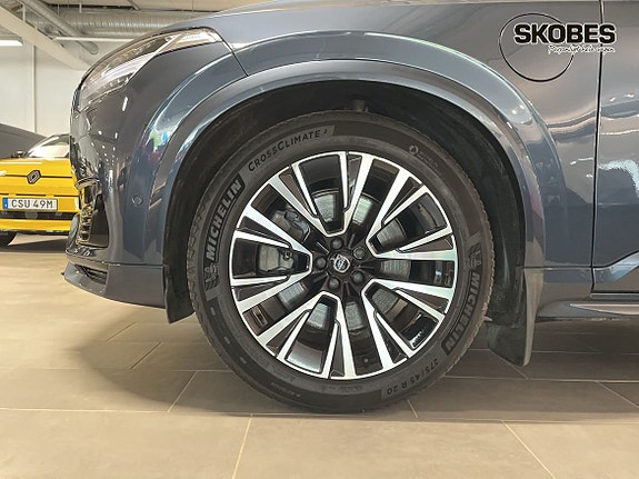 Volvo XC90 17 of 20