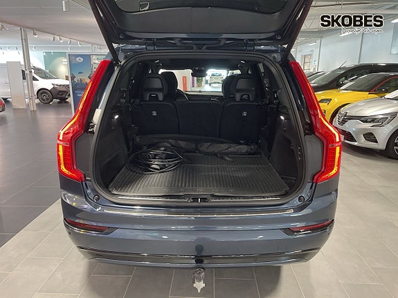 Volvo XC90 16 of 20