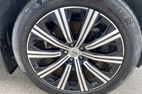 Volvo XC90 13 of 29